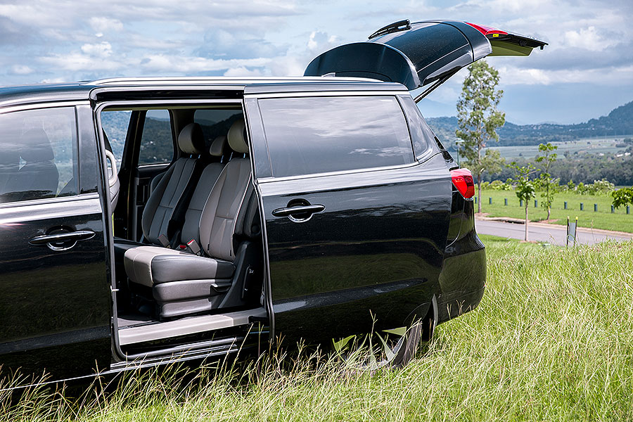 Cairns Small Group Transfers Chauffeur Driven Private Vehicles